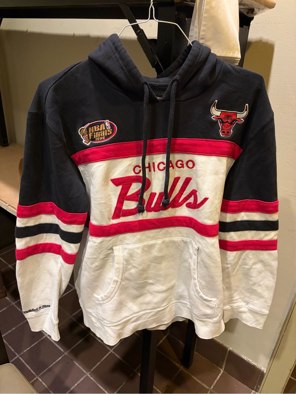 Mitchell & Ness Chicago Bulls 1998 NBA finals basketball hoodie shirt size XL
